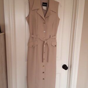 Vintage ladies Jolibel tan sleeveless front button dress size 6 Made in Canada